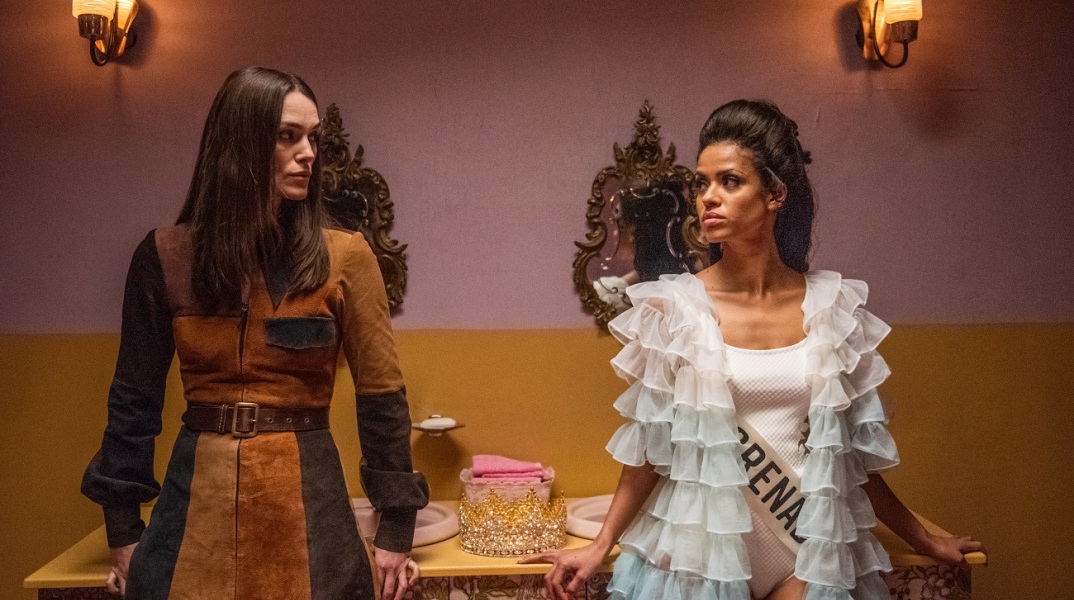 Η Κίρα Νάιτλι και η Γκούγκου Μπάθα-Ρο στην ταινία Μiss Απειθαρχία