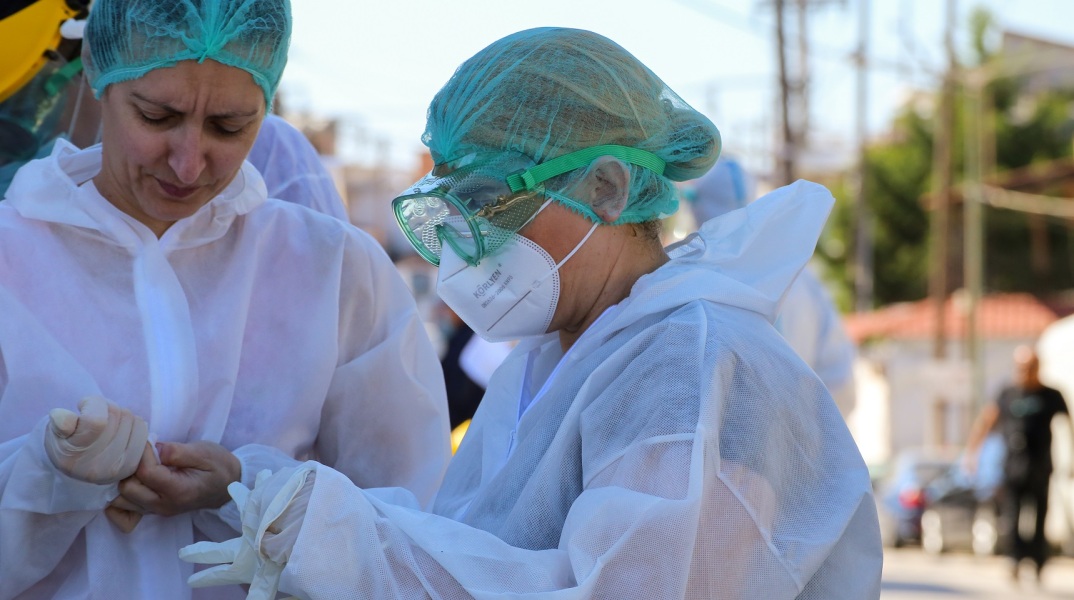 Θετική στον κορωνοϊό βρέθηκε μια τουρίστρια από τη Ρουμανία, που παραθερίζει στα Λουτρά Αιδηψού, μέλος του γκρουπ που ταξίδεψε από τον Προμαχώνα  