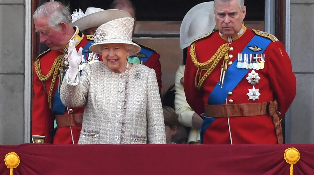 Δηλώσεις δικηγόρου που εκπροσωπεί θύμα της διαβόητης υπόθεσης εμπλέκουν εκ νέου τον δούκα του Γιορκ στην έρευνα για τις νοσηρές πράξεις του Τζέφρι Έπσταϊν 