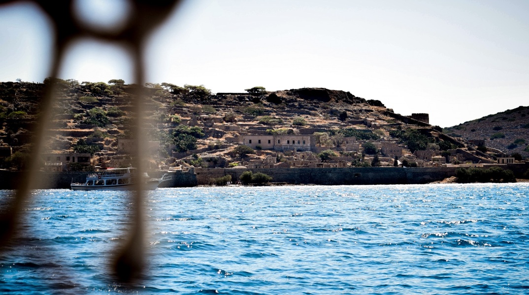 Έφυγε από τη ζωή ο φιλέλληνας Γαλλο-Ελβετός αρχιτέκτονας και εθνολόγος Maurice Born, άνθρωπος που προσέφερε σημαντική επιστημονική έρευνα σχετικά με τη Σπιναλόγκα