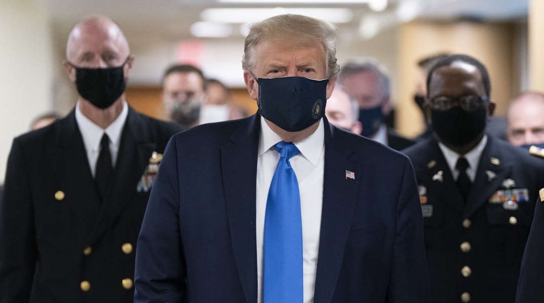 Ντόναλντ Τραμπ: Πρώτη δημόσια εμφάνιση του προέδρου των ΗΠΑ με προστατευτική μάσκα στη διάρκεια της πανδημίας του κορωνοϊού