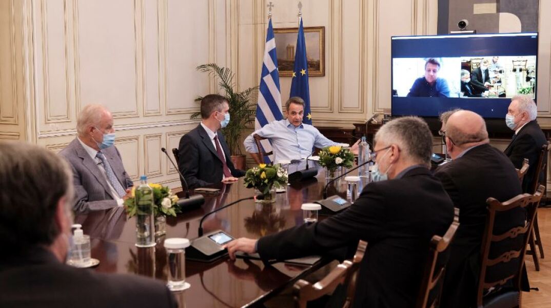 Σύσκεψη στο Μαξίμου 