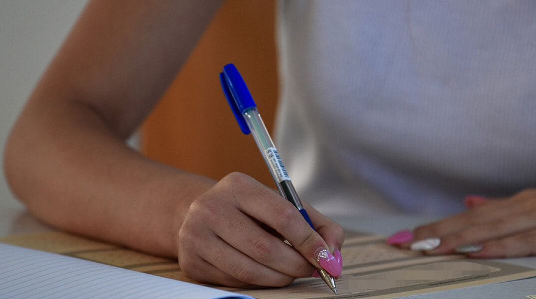 Πανελλαδικές 2020: Πέφτουν οι βάσεις στις περισσότερες σχολές