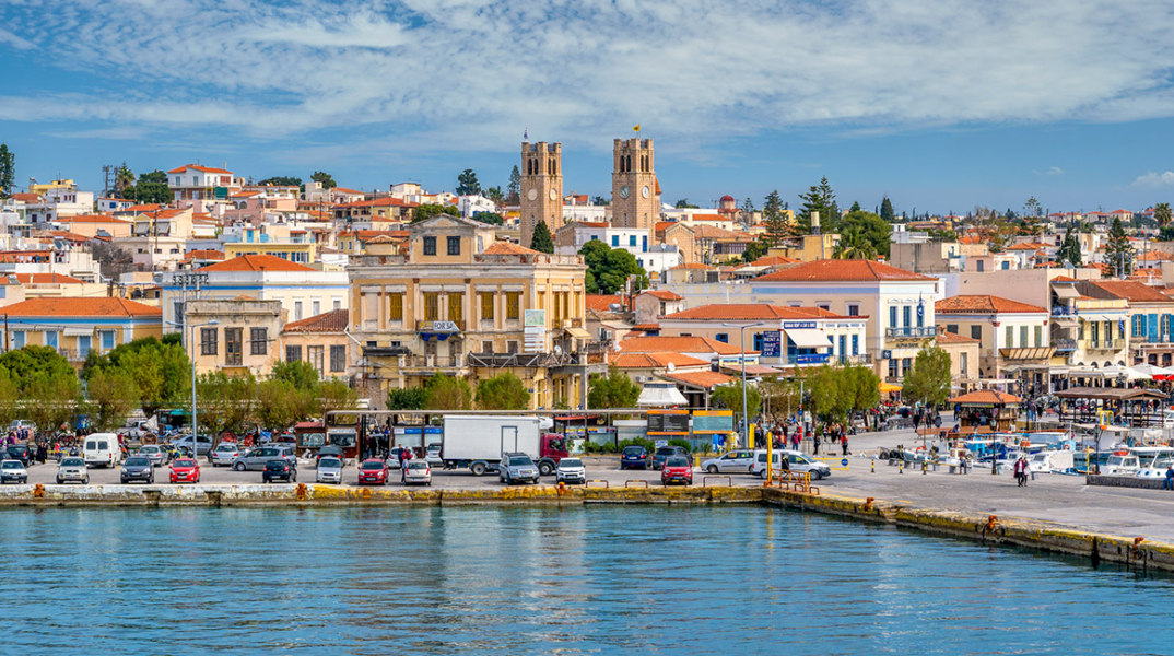 Αίγινα: Το λιμάνι και οδηγός για αξιοθέατα, παραλίες, φαγητό, διασκέδαση