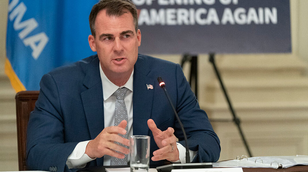 Ο κυβερνήτης της Οκλαχόμα Κέβιν Στιτ είναι θετικός στον κορωνοϊό