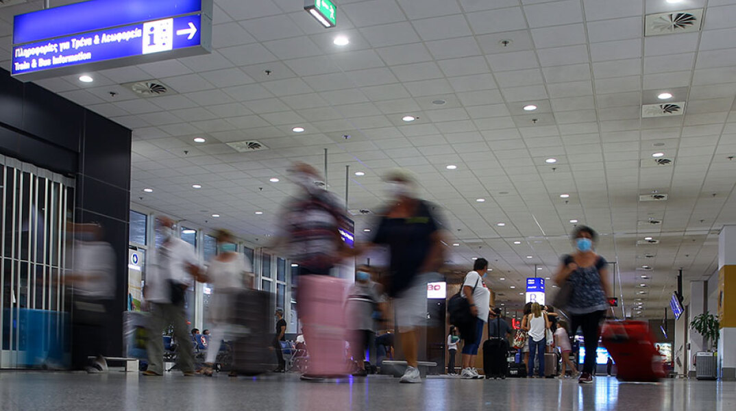 Ανησυχία αλλά και εγρήγορση για τους Βρετανούς τουρίστες που αναμένονται στην Ελλάδα μετά το «άνοιγμα» των συνόρων με τη Μεγάλη Βρετανία