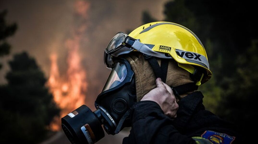 ΑΡΧΕΙΟ - Φωτιά - Πυροσβέστης 