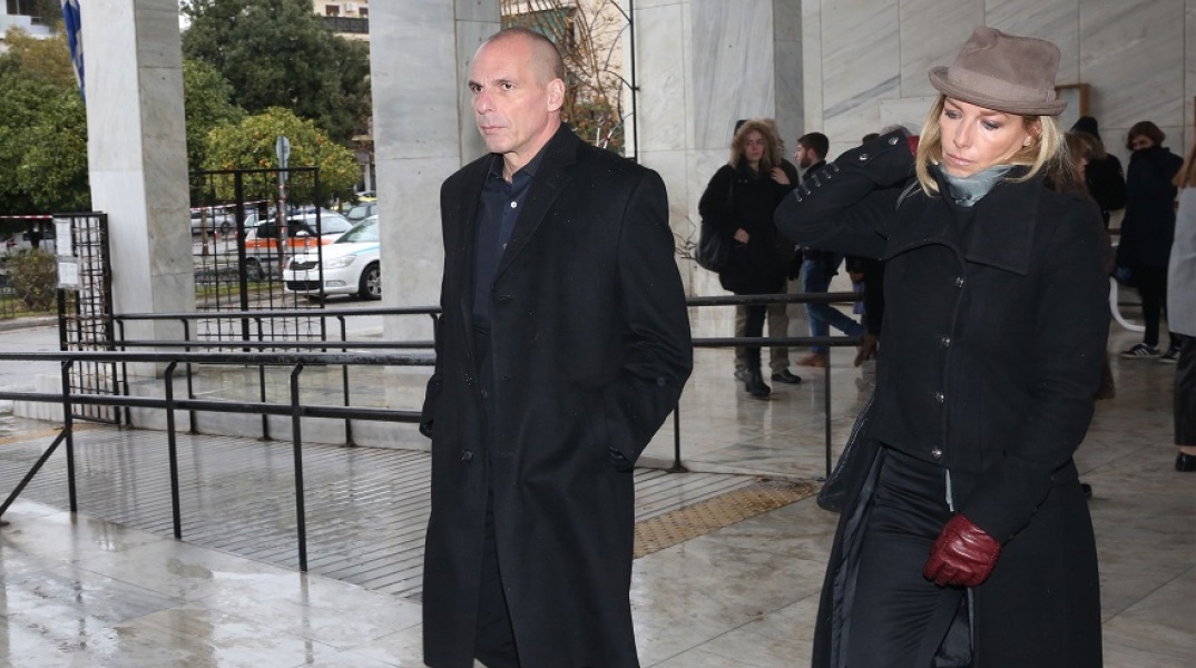 Γιάνης Βαρουφάκης, Δανάη Στράτου