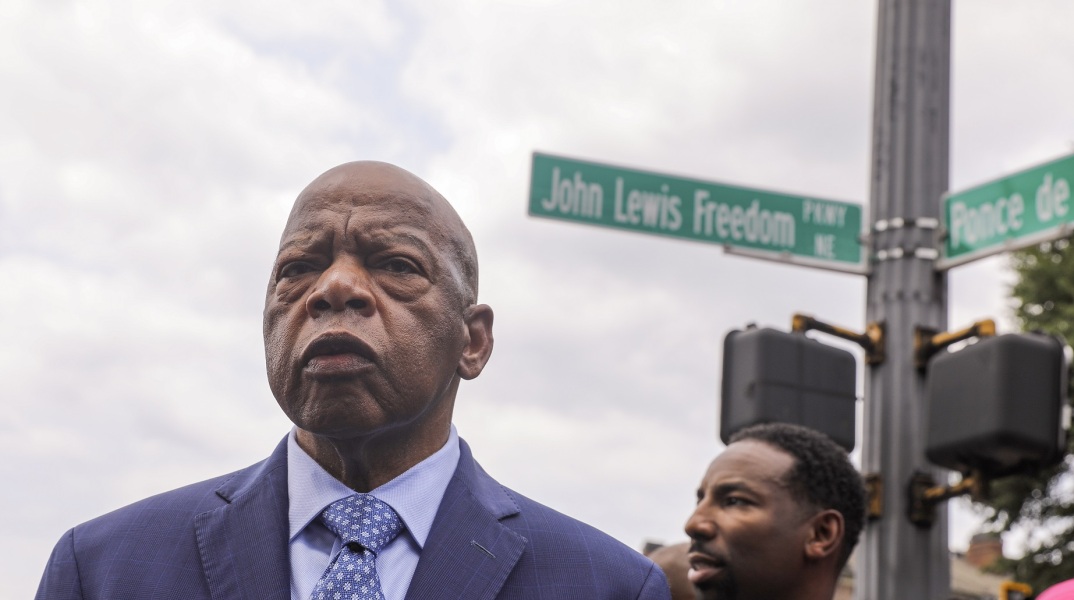 HΠΑ: Απεβίωσε ο Τζον Λιούις, εξέχουσα μορφή του κινήματος ενάντια στις φυλετικές διακρίσεις από τις αρχές της δεκαετίας του 1960 