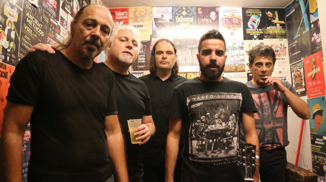 Το ροκ συγκρότημα Magic De Spell 