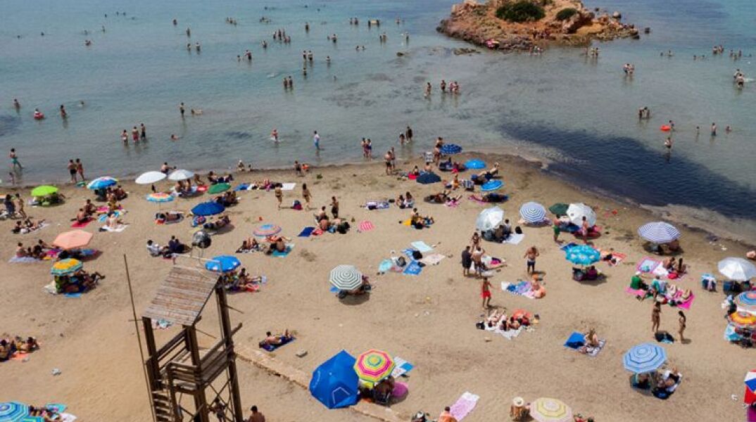 Καβούρι, παραλία και καύσωνας 