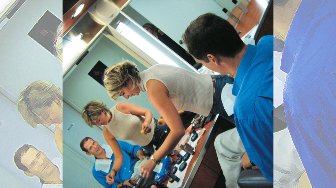 Ο Προκόπης Δούκας, παρουσιαστής τηλεοπτικού δελτίου ειδήσεων περιγράφει τι σημαίνει τηλεοπτικό μακιγιάζ για έναν άνδρα.