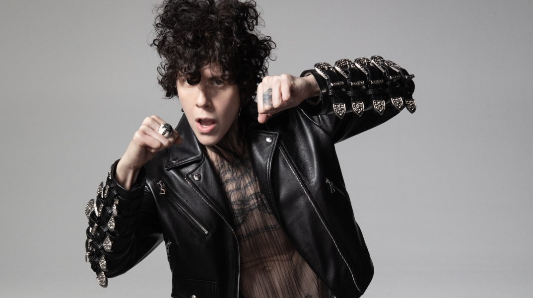 Η τραγουδοποιός LP