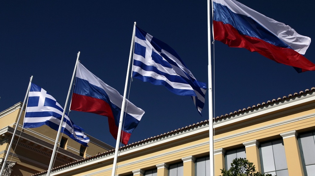 Ελληνικές και ρωσικές σημαίες στο Ζάππειο 