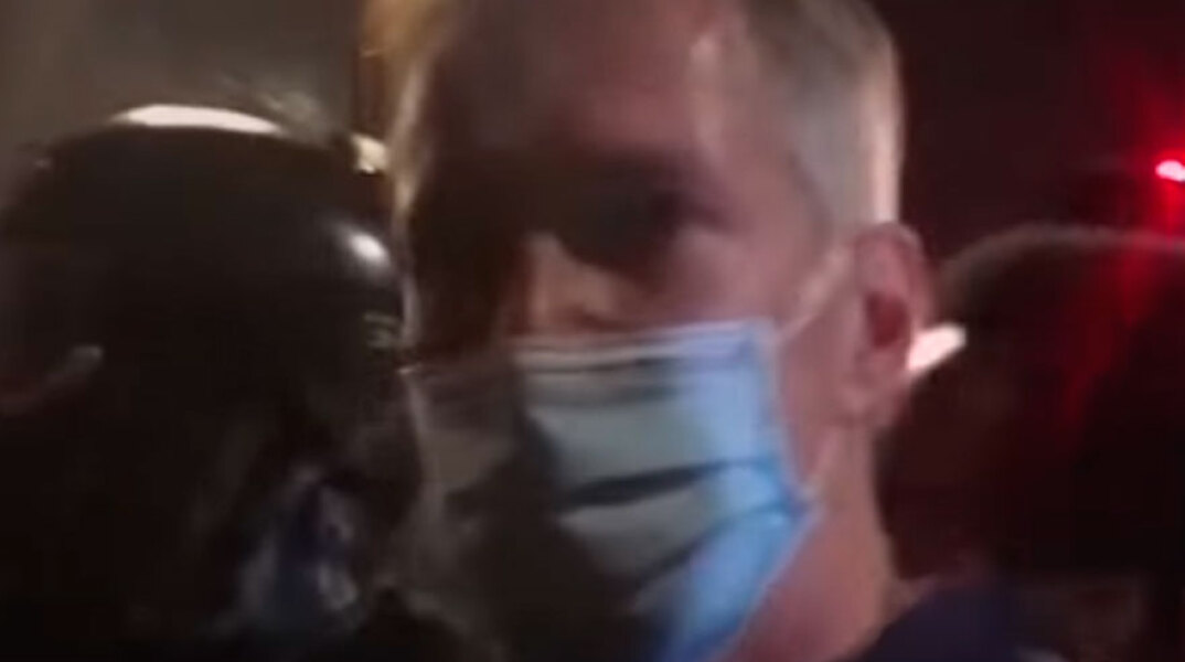 Δακρυγόνα στον δήμαρχο του Πόρτλαντ σε διαδήλωση κατά της αστυνομικής βίας
