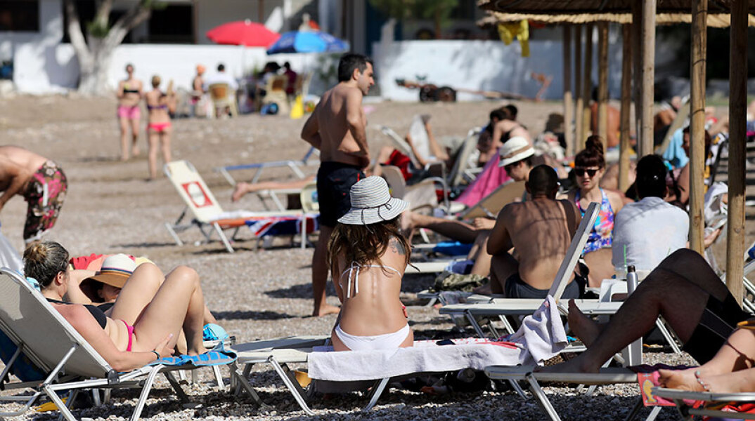 «Τουρισμός για Όλους»: Το επιδοτούμενο πρόγραμμα του Υπουργείου Τουρισμού που στέλνει διακοπές χιλιάδες δικαιούχους