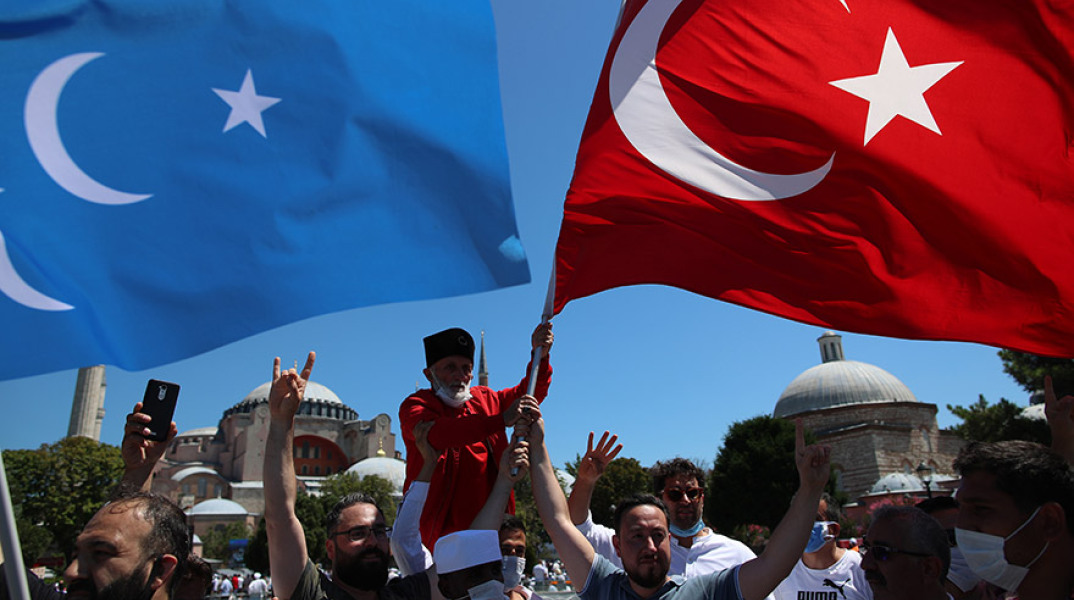 Αγία Σοφία - Πανηγυρισμοί μουσουλμάνων πριν από την πρώτη προσευχή