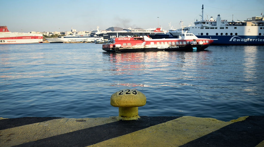 36χρονη έπεσε στη θάλασσα στο λιμάνι του Πειραιά