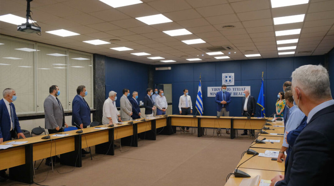 Υπεγράφησαν, παρουσία του υπουργού Υγείας Βασίλη Κικίλια, οι συμβάσεις για τις 174 νέες κλίνες ΜΕΘ και ΜΑΦ, δωρεά του Ιδρύματος «Σταύρος Νιάρχος»