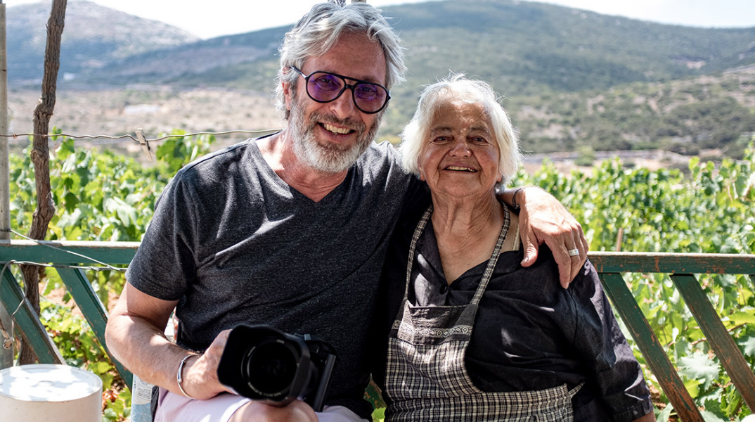 Ο Ari Rossner φωτογραφίζει «Τα πρόσωπα της Σίφνου»