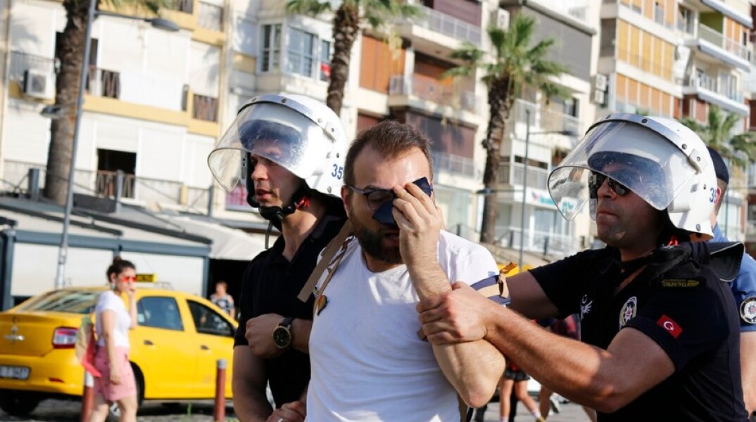 HRW: Κάλεσε τις τουρκικές αρχές να ερευνήσουν βασανιστήρια