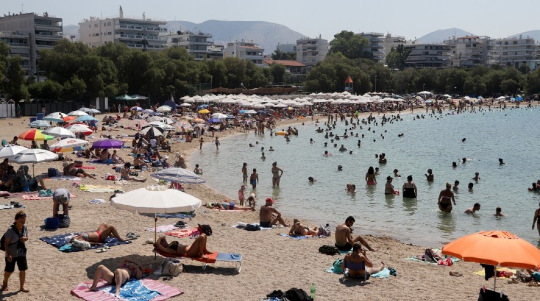 Καιρός: Κορυφώνεται ο καύσωνας - Ως 40 βαθμούς η θερμοκρασία