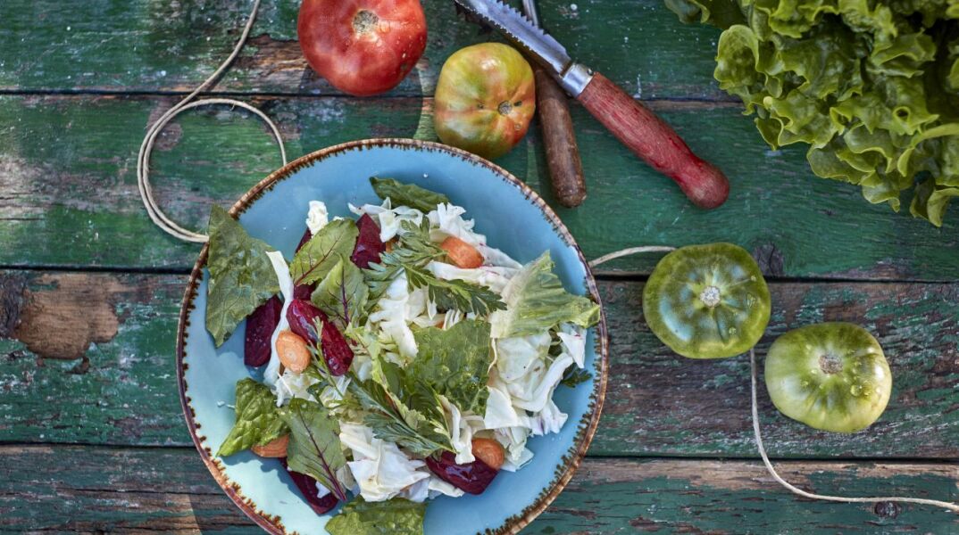 Οι διάσημοι σεφ μαγειρεύουν στα νησιά