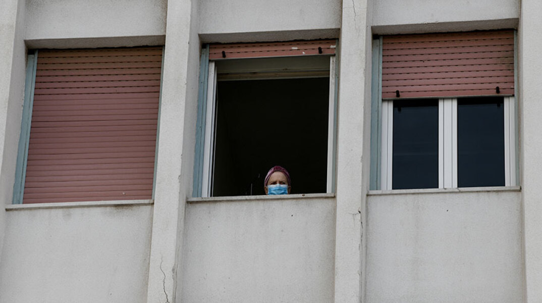 Κορωνοϊός: Νέα μέτρα στα νοσοκομεία λόγω της «έκρηξης» κρουσμάτων