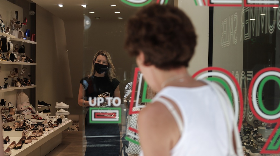 Κορωνοϊός: Δημοσιεύτηκε το ΦΕΚ για την υποχρεωτική χρήση μάσκας – Αναλυτικά η λίστα με χώρους, εξαιρέσεις, πρόστιμα