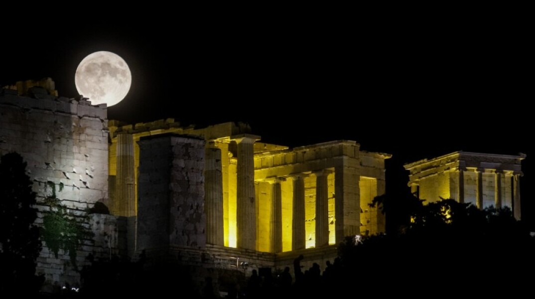 Πανσέληνος Αυγούστου: 77 αρχαιολογικοί χώροι να την απολαύσουμε