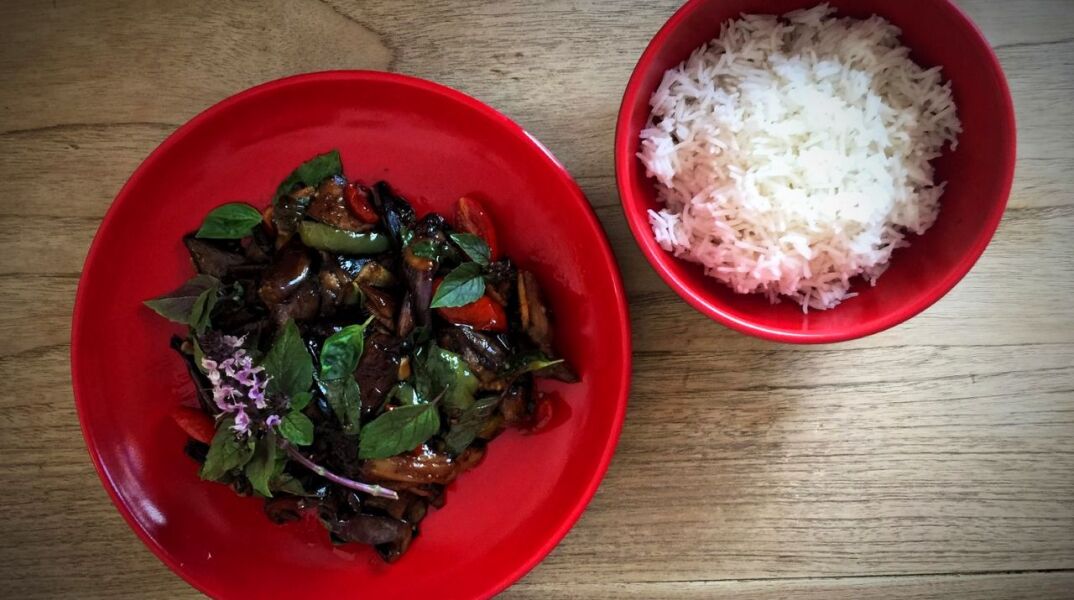 Μελιτζάνες με σκόρδο και τζίντζερ, μια καλοκαιρινή συνταγή