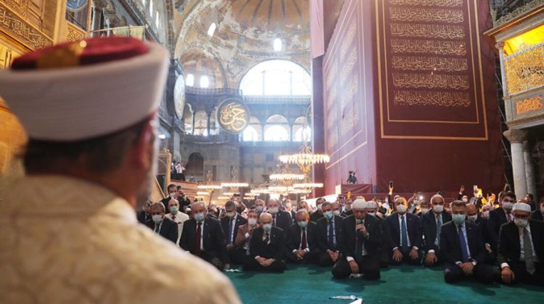 Η πρώτη προσευχή στην αγία Σοφία ως τέμενος
