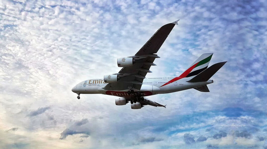 emirates-exoda-kideia-epivatis-koronoios.jpg