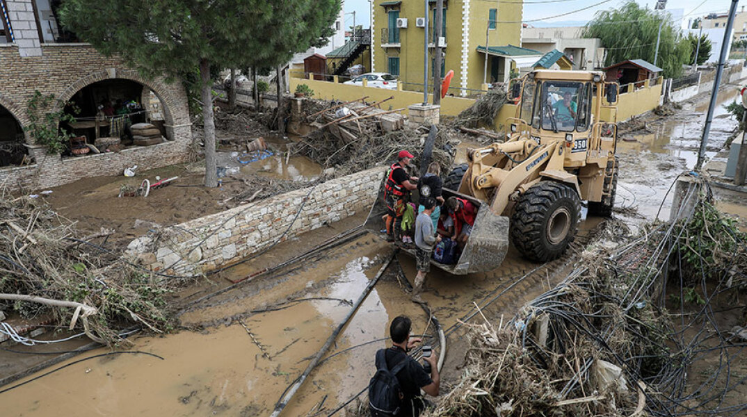 Κακοκαιρία στην Εύβοια: Στους 6 οι νεκροί - Οι τρεις στον οικισμό Μπούρτζι