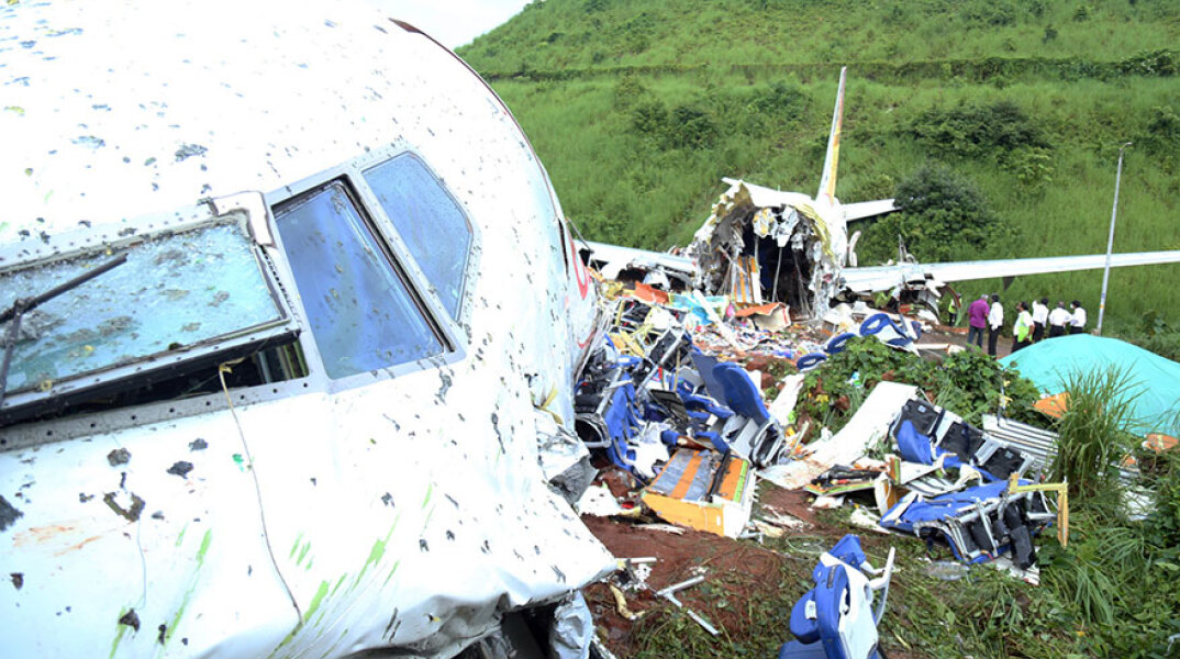 Αεροπορική τραγωδία στην Ινδία - Στους 18 οι νεκροί