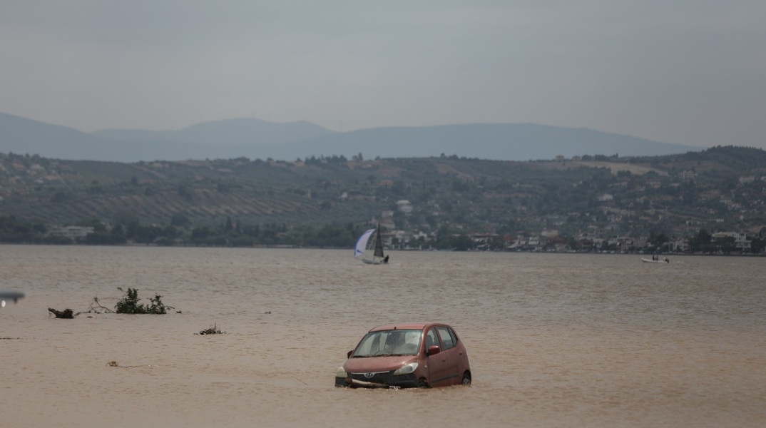 Στιγμιότυπο από την περιοχή Μπούρτζι της Εύβοιας την Κυριακή 9 Αυγούστου 2020. Η περιοχή επλήγη από καταστροφικές πλημμύρες