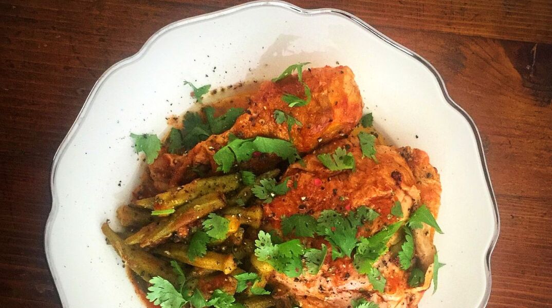 Κοτόπουλο με μπάμιες βήμα-βήμα