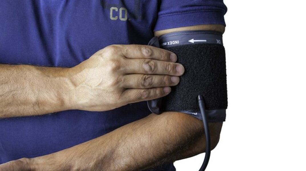 blood-pressure-monitor-1749577_1920.jpg