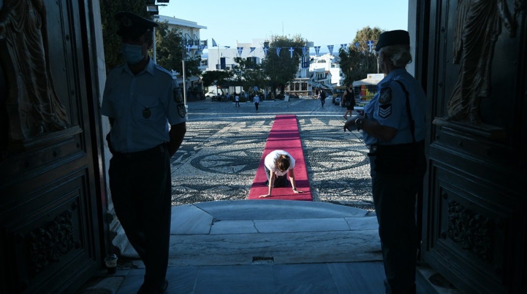 Ιερός ναός της Παναγίας Ευαγγελίστριας στην Τήνο