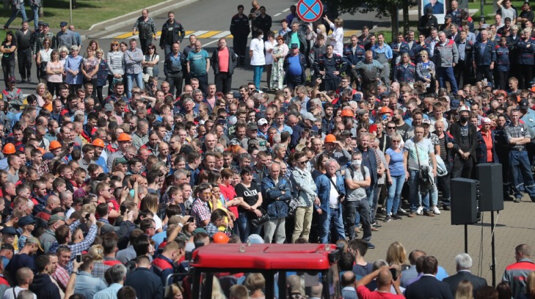 Λευκορωσία: Χιλιάδες στη διαδήλωση υπέρ του προέδρου, Λουκασένκο