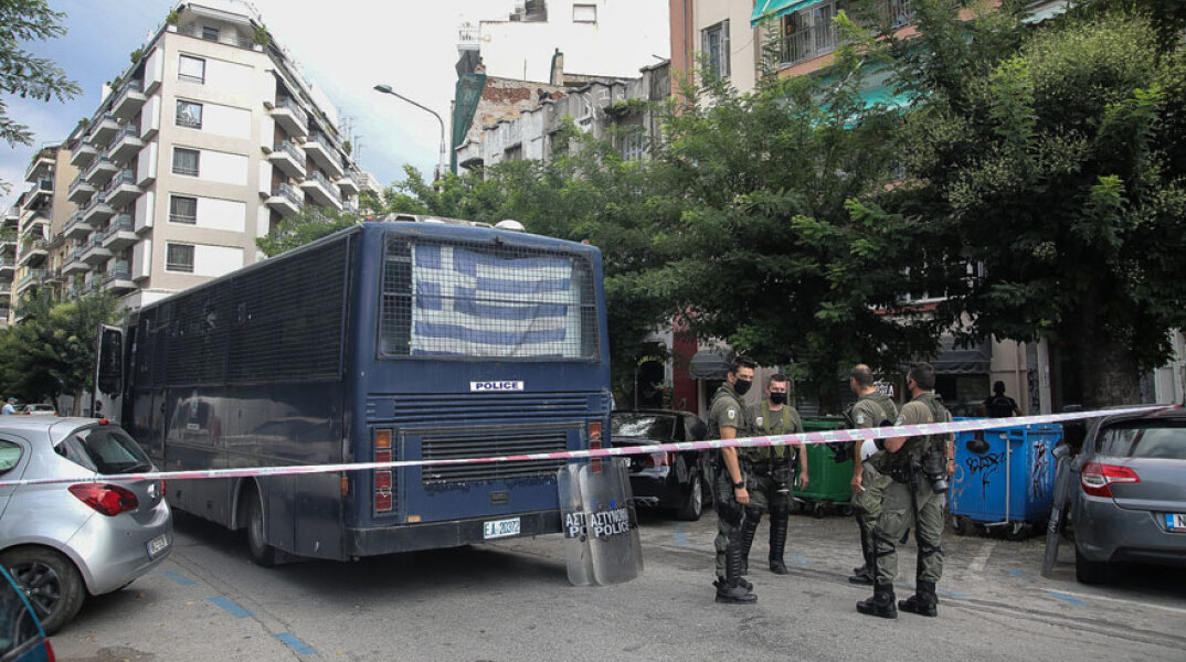  ΕΠΙΧΕΙΡΗΣΗ ΤΗΣ ΕΛ.ΑΣ. ΣΕ ΥΠΟ ΚΑΤΑΛΗΨΗ ΚΤΗΡΙΟ ΣΤΗΝ ΘΕΣΣΑΛΟΝΙΚΗ 