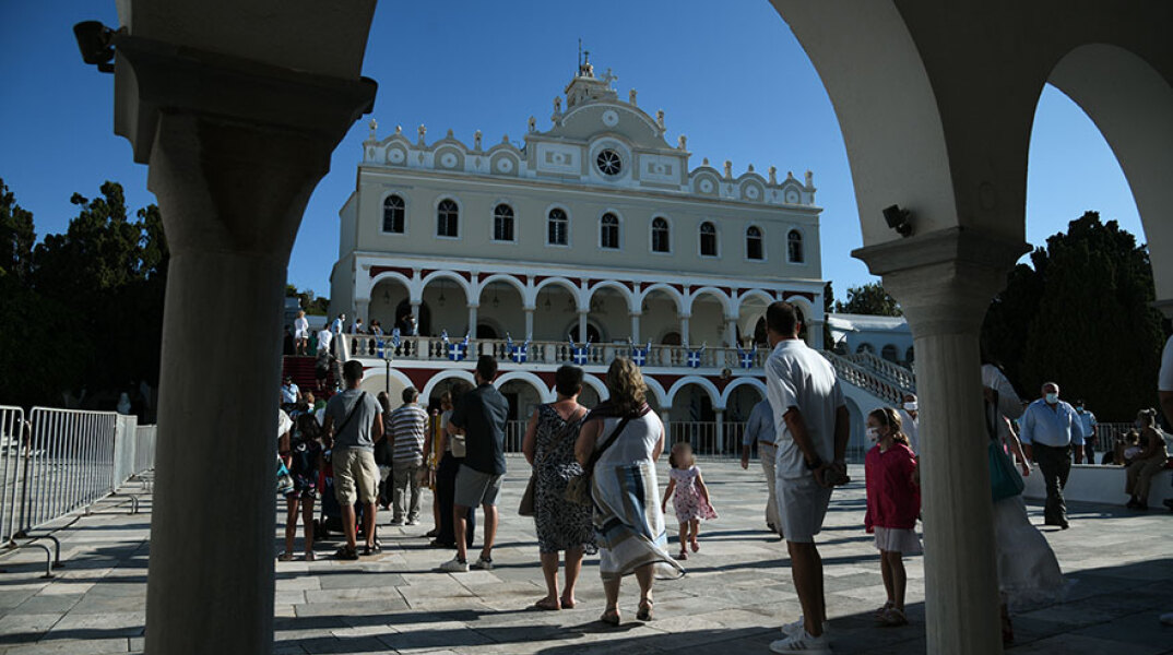 Μέχρι τις 31 Αυγούστου 2020 παρατείνεται η ισχύς των περιοριστικών μέτρων για τον κορωνοϊό στους χώρους λατρείας
