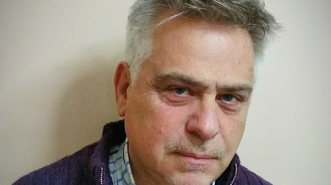 Ο γιατρός και συγγραφέας Στάθης Βλαχάκος