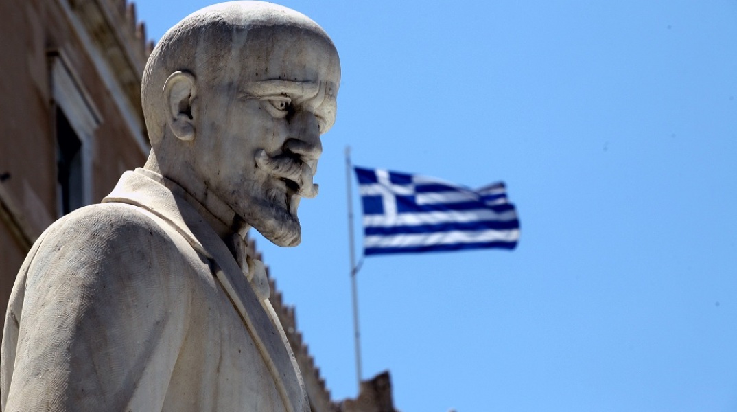 Άγαλμα του Ελευθέριου Βενιζέλου έξω από το ελληνικό κοινοβούλιο