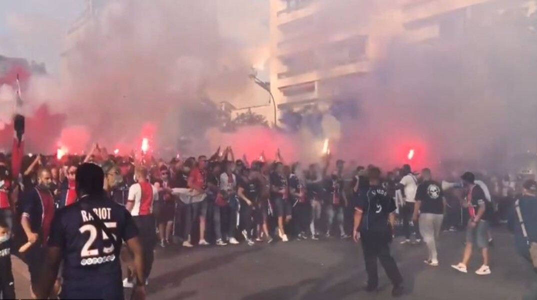 Οπαδοί της Παρί Σεν Ζερμέν στους δρόμους του Παρισιού