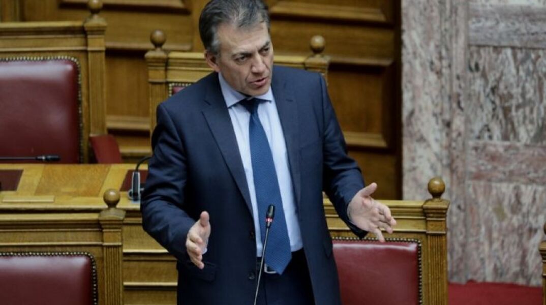 Γιάννης Βρούτσης 