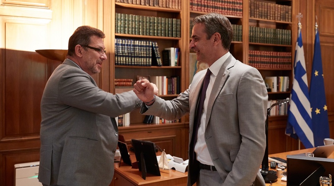 Μητσοτάκης - Μπουρλά