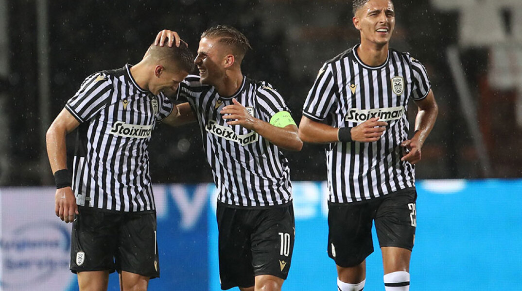 Πλατιά χαμόγελα από τους παίκτες του ΠΑΟΚ που κέρδισαν 3-1 την Μπεσίκτας και πέρασαν στον γ' προκριματικό γύρο του Τσάμπιονς Λιγκ