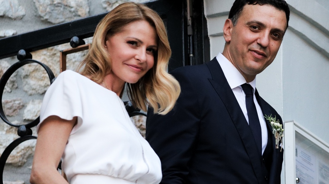 Ο Βασίλης Κικίλιας και η Τζένη Μπαλατσινού στο γάμο τους το καλοκαίρι του 2019