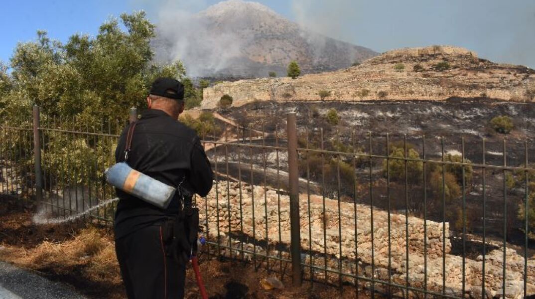 Φωτιά στις Μυκήνες 